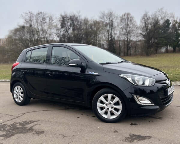 Чорний Хендай і20, об'ємом двигуна 1.4 л та пробігом 179 тис. км за 8000 $, фото 4 на Automoto.ua