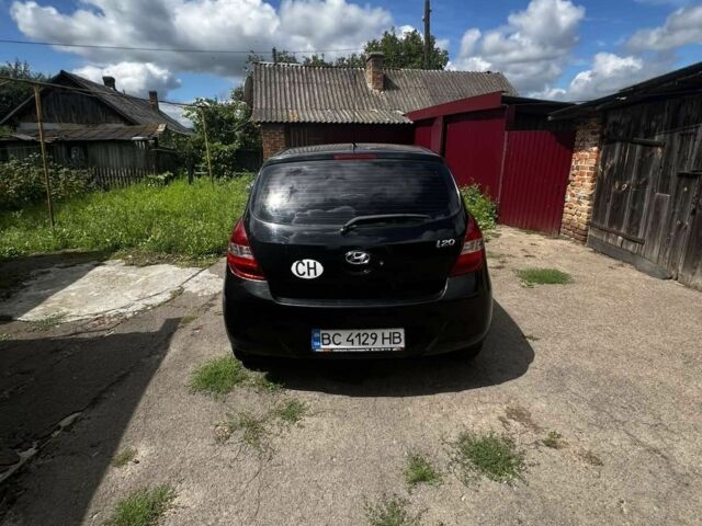 Черный Хендай и20, объемом двигателя 1.2 л и пробегом 159 тыс. км за 4700 $, фото 3 на Automoto.ua
