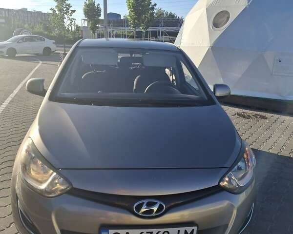 Коричневый Хендай и20, объемом двигателя 1.2 л и пробегом 147 тыс. км за 6500 $, фото 1 на Automoto.ua