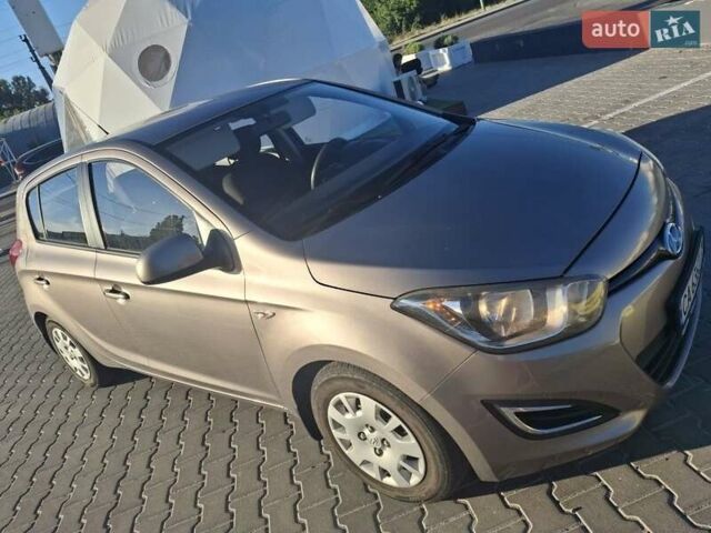 Коричневый Хендай и20, объемом двигателя 1.2 л и пробегом 147 тыс. км за 6500 $, фото 3 на Automoto.ua