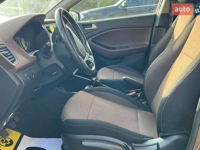 Коричневий Хендай і20, об'ємом двигуна 1.25 л та пробігом 67 тис. км за 9500 $, фото 8 на Automoto.ua