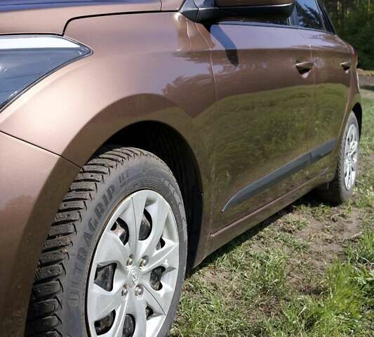 Коричневий Хендай і20, об'ємом двигуна 1.25 л та пробігом 115 тис. км за 9000 $, фото 8 на Automoto.ua