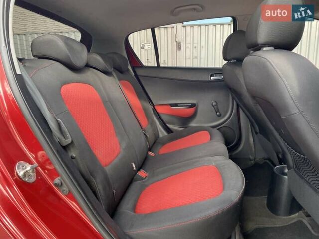 Красный Хендай и20, объемом двигателя 1.2 л и пробегом 155 тыс. км за 4499 $, фото 51 на Automoto.ua