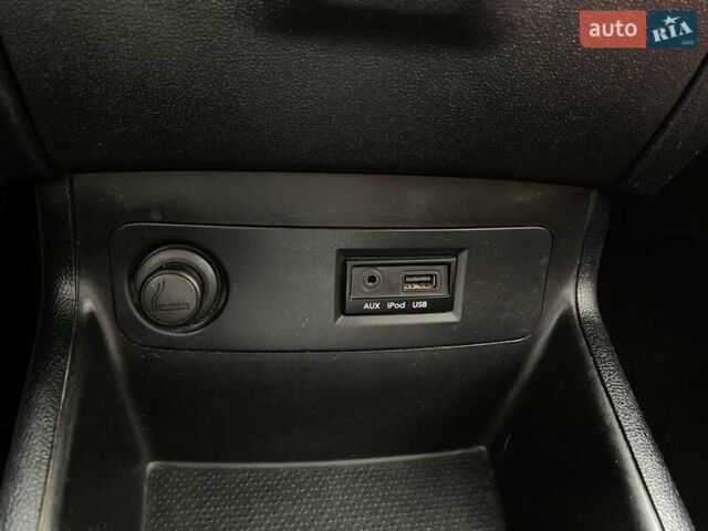 Красный Хендай и20, объемом двигателя 1.2 л и пробегом 155 тыс. км за 4499 $, фото 35 на Automoto.ua