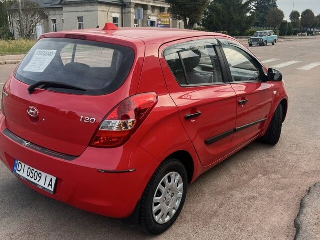 Красный Хендай и20, объемом двигателя 1.2 л и пробегом 235 тыс. км за 3900 $, фото 2 на Automoto.ua