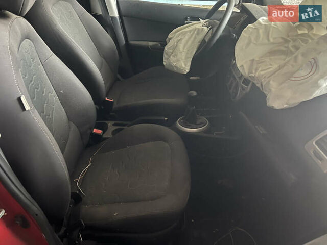 Червоний Хендай і20, об'ємом двигуна 1.25 л та пробігом 60 тис. км за 2300 $, фото 9 на Automoto.ua