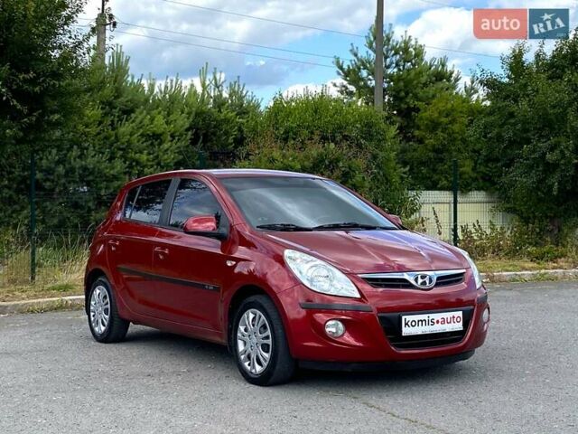Красный Хендай и20, объемом двигателя 1.2 л и пробегом 155 тыс. км за 4499 $, фото 3 на Automoto.ua