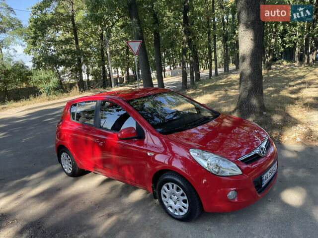Красный Хендай и20, объемом двигателя 1.4 л и пробегом 157 тыс. км за 7500 $, фото 14 на Automoto.ua