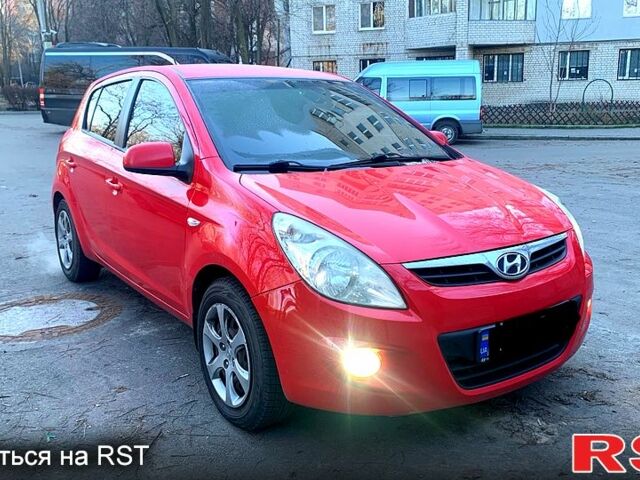 Красный Хендай и20, объемом двигателя 1.4 л и пробегом 256 тыс. км за 7000 $, фото 9 на Automoto.ua