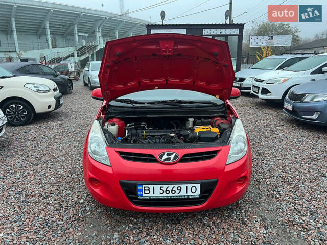 Червоний Хендай і20, об'ємом двигуна 1.4 л та пробігом 130 тис. км за 7900 $, фото 17 на Automoto.ua