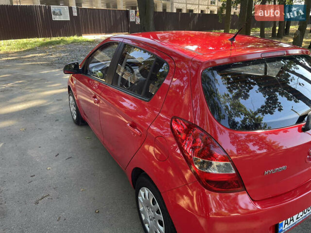 Красный Хендай и20, объемом двигателя 1.4 л и пробегом 157 тыс. км за 7500 $, фото 18 на Automoto.ua