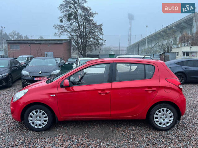 Червоний Хендай і20, об'ємом двигуна 1.4 л та пробігом 130 тис. км за 7900 $, фото 2 на Automoto.ua