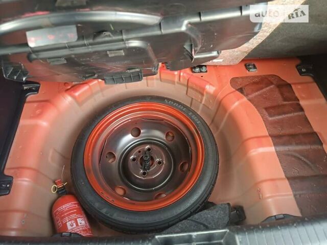 Красный Хендай и20, объемом двигателя 1.4 л и пробегом 153 тыс. км за 5250 $, фото 38 на Automoto.ua