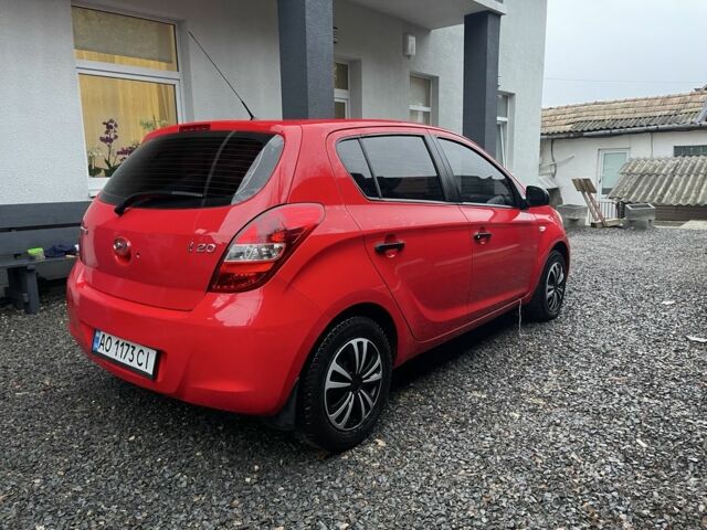 Червоний Хендай і20, об'ємом двигуна 1.26 л та пробігом 240 тис. км за 4500 $, фото 4 на Automoto.ua