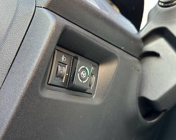 Красный Хендай и20, объемом двигателя 1.25 л и пробегом 179 тыс. км за 6200 $, фото 20 на Automoto.ua