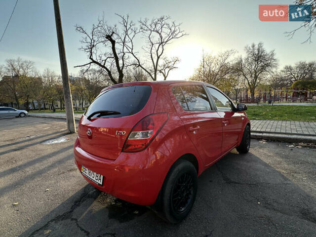 Красный Хендай и20, объемом двигателя 1.25 л и пробегом 179 тыс. км за 6200 $, фото 6 на Automoto.ua