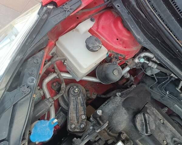 Красный Хендай и20, объемом двигателя 1.4 л и пробегом 153 тыс. км за 5250 $, фото 49 на Automoto.ua