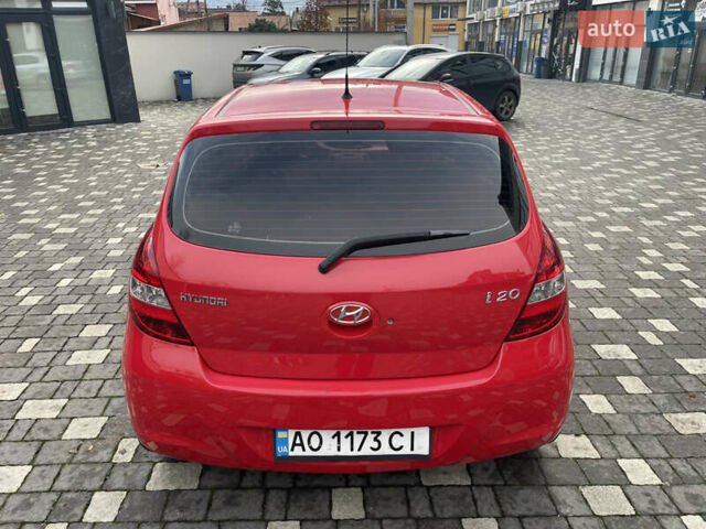 Красный Хендай и20, объемом двигателя 1.25 л и пробегом 220 тыс. км за 4450 $, фото 12 на Automoto.ua