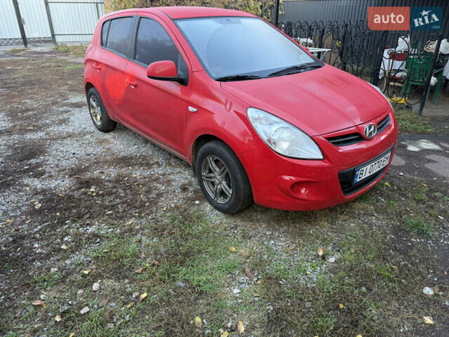Красный Хендай и20, объемом двигателя 0 л и пробегом 15 тыс. км за 7900 $, фото 1 на Automoto.ua