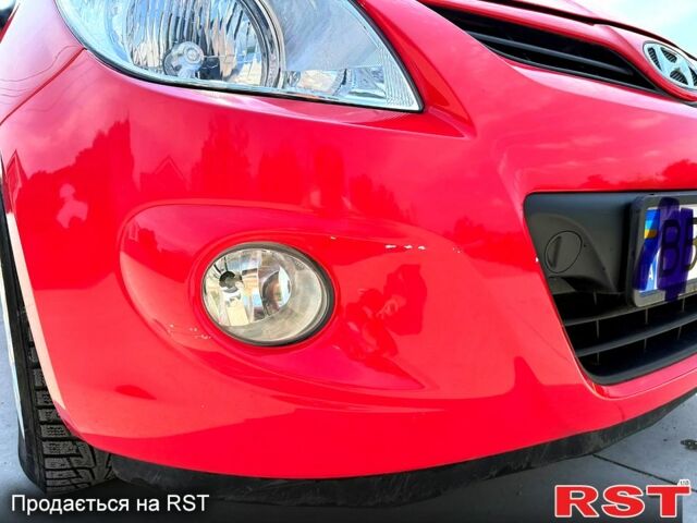 Красный Хендай и20, объемом двигателя 1.4 л и пробегом 117 тыс. км за 7000 $, фото 6 на Automoto.ua