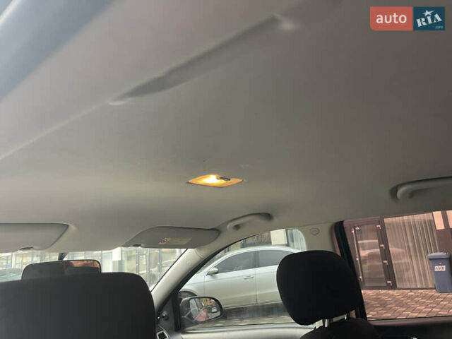 Красный Хендай и20, объемом двигателя 1.25 л и пробегом 220 тыс. км за 4450 $, фото 21 на Automoto.ua