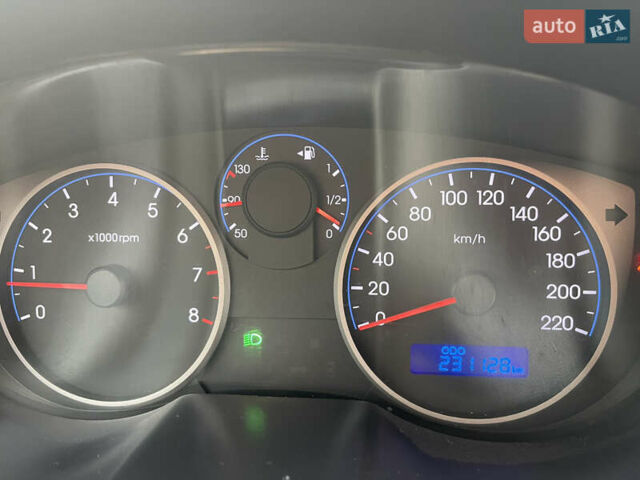 Красный Хендай и20, объемом двигателя 1.25 л и пробегом 220 тыс. км за 4450 $, фото 18 на Automoto.ua