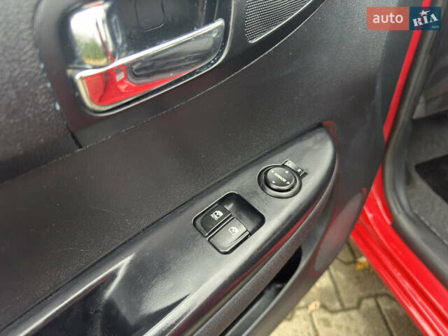 Красный Хендай и20, объемом двигателя 1.4 л и пробегом 80 тыс. км за 8300 $, фото 20 на Automoto.ua