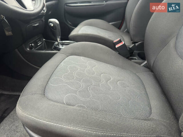 Красный Хендай и20, объемом двигателя 1.4 л и пробегом 80 тыс. км за 8300 $, фото 22 на Automoto.ua