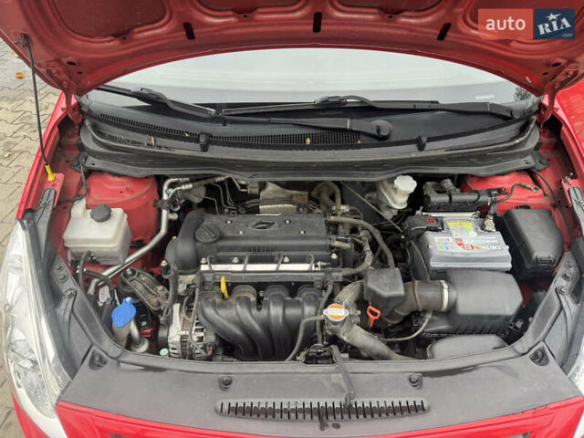 Красный Хендай и20, объемом двигателя 1.4 л и пробегом 80 тыс. км за 8300 $, фото 34 на Automoto.ua