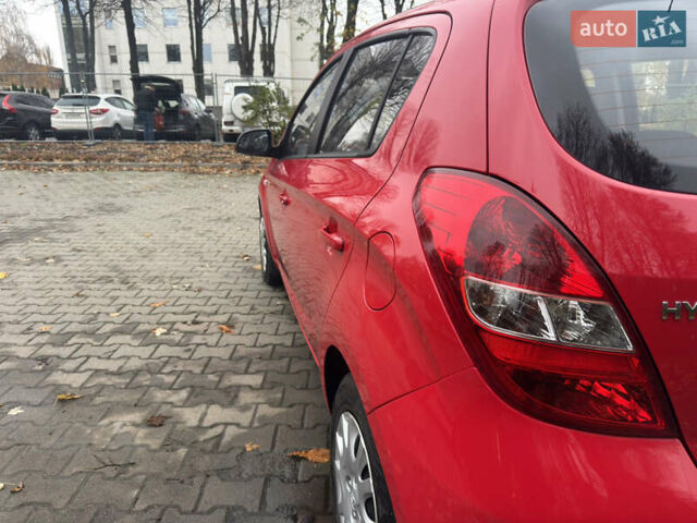 Красный Хендай и20, объемом двигателя 1.4 л и пробегом 80 тыс. км за 8300 $, фото 17 на Automoto.ua