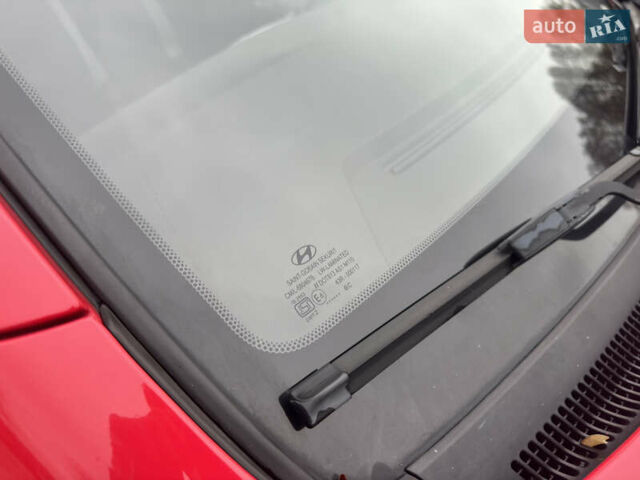 Красный Хендай и20, объемом двигателя 1.4 л и пробегом 80 тыс. км за 8300 $, фото 7 на Automoto.ua