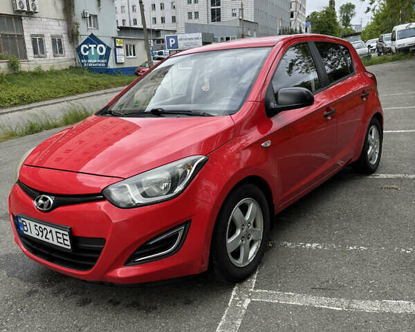 Красный Хендай и20, объемом двигателя 1.2 л и пробегом 232 тыс. км за 5600 $, фото 19 на Automoto.ua