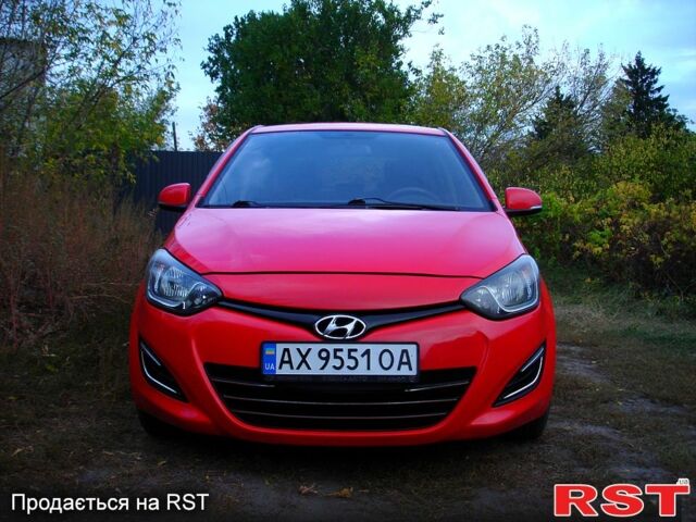 Красный Хендай и20, объемом двигателя 1.4 л и пробегом 116 тыс. км за 7700 $, фото 2 на Automoto.ua