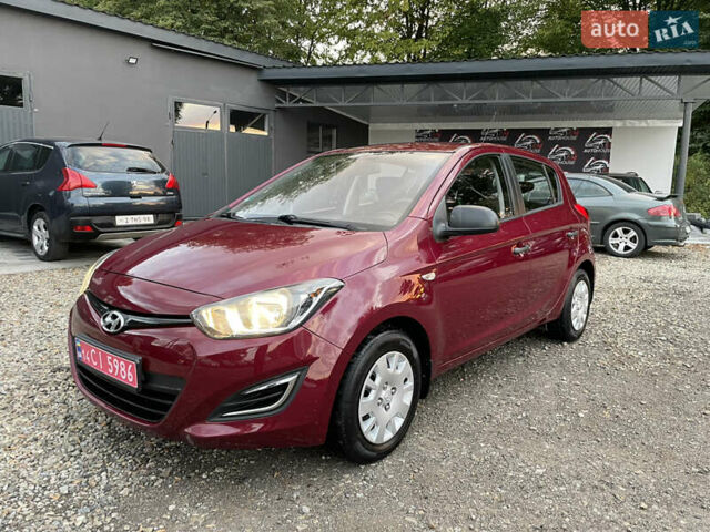 Красный Хендай и20, объемом двигателя 1.25 л и пробегом 189 тыс. км за 5300 $, фото 2 на Automoto.ua