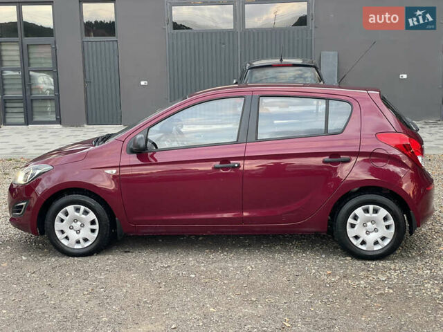 Красный Хендай и20, объемом двигателя 1.25 л и пробегом 189 тыс. км за 5300 $, фото 15 на Automoto.ua