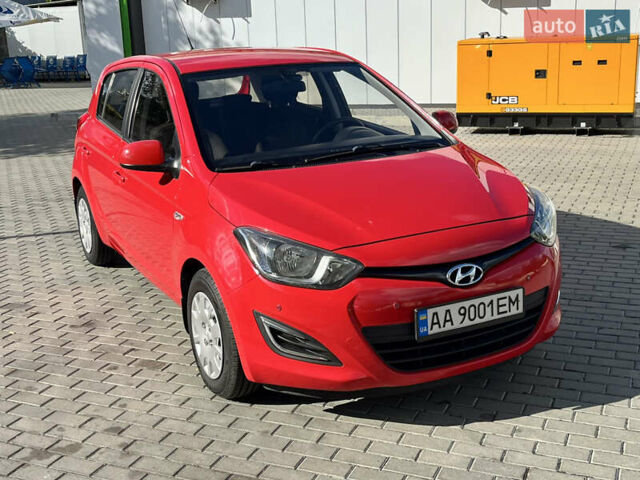 Красный Хендай и20, объемом двигателя 1.4 л и пробегом 159 тыс. км за 8450 $, фото 2 на Automoto.ua