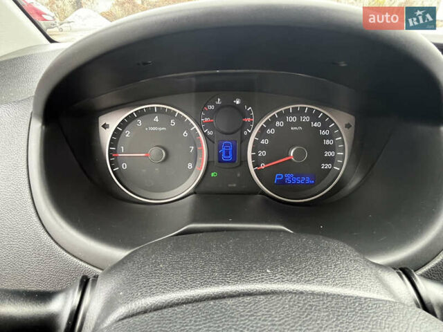 Червоний Хендай і20, об'ємом двигуна 1.4 л та пробігом 159 тис. км за 8300 $, фото 19 на Automoto.ua