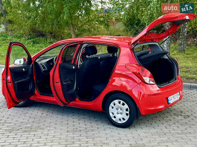 Красный Хендай и20, объемом двигателя 1.4 л и пробегом 159 тыс. км за 8450 $, фото 20 на Automoto.ua