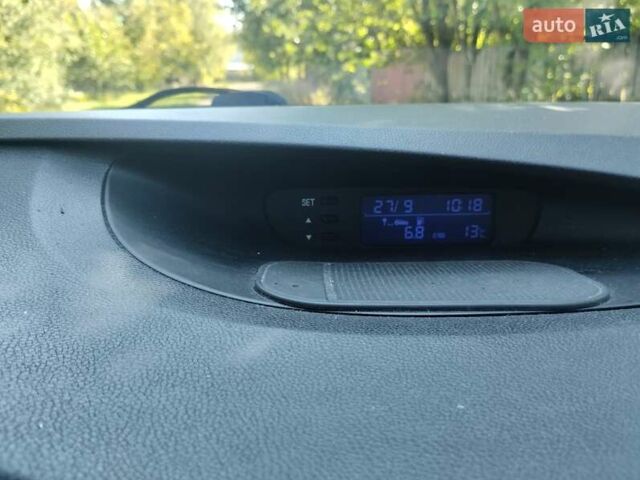 Красный Хендай и20, объемом двигателя 1.4 л и пробегом 159 тыс. км за 7500 $, фото 3 на Automoto.ua