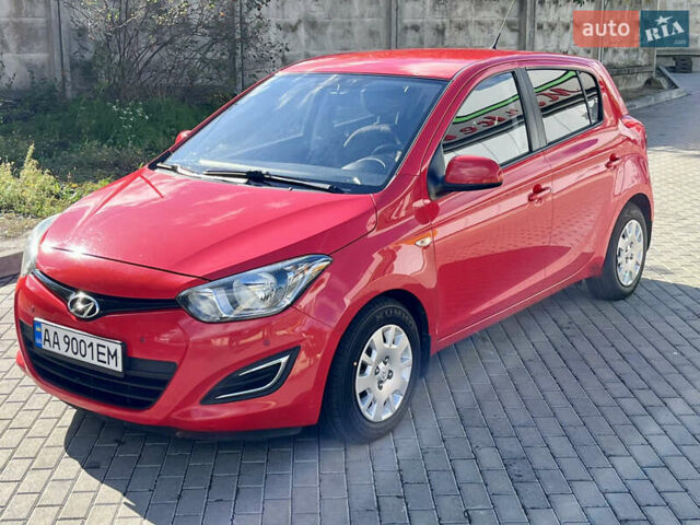 Красный Хендай и20, объемом двигателя 1.4 л и пробегом 159 тыс. км за 8450 $, фото 3 на Automoto.ua
