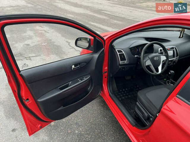 Червоний Хендай і20, об'ємом двигуна 1.4 л та пробігом 159 тис. км за 8300 $, фото 9 на Automoto.ua