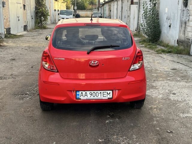 Красный Хендай и20, объемом двигателя 1.4 л и пробегом 159 тыс. км за 8850 $, фото 4 на Automoto.ua
