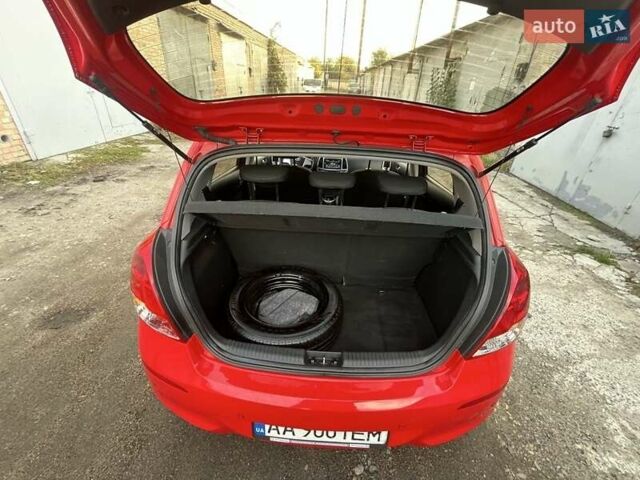 Красный Хендай и20, объемом двигателя 1.4 л и пробегом 159 тыс. км за 8850 $, фото 6 на Automoto.ua