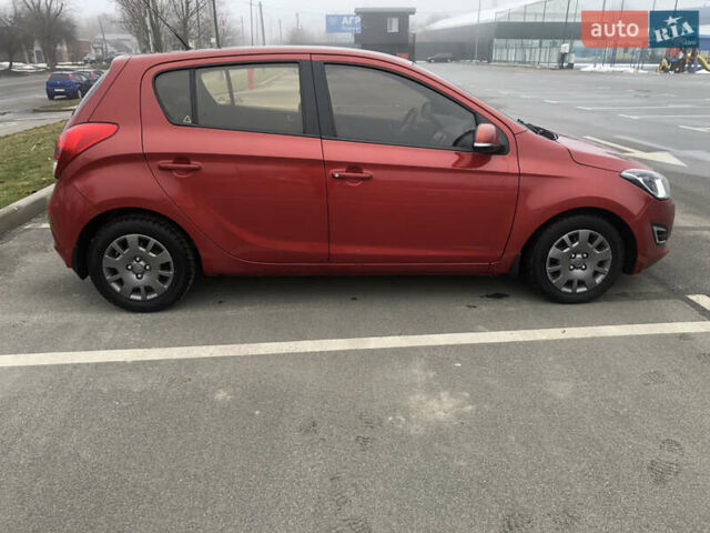 Красный Хендай и20, объемом двигателя 1.4 л и пробегом 167 тыс. км за 6600 $, фото 9 на Automoto.ua