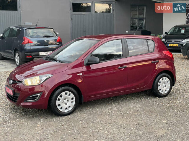 Красный Хендай и20, объемом двигателя 1.25 л и пробегом 189 тыс. км за 5300 $, фото 14 на Automoto.ua