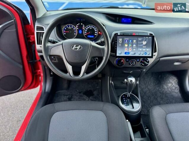 Красный Хендай и20, объемом двигателя 1.4 л и пробегом 108 тыс. км за 8900 $, фото 46 на Automoto.ua