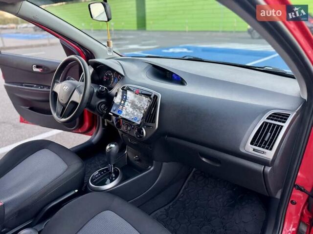 Красный Хендай и20, объемом двигателя 1.4 л и пробегом 108 тыс. км за 8900 $, фото 44 на Automoto.ua