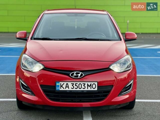 Красный Хендай и20, объемом двигателя 1.4 л и пробегом 108 тыс. км за 8900 $, фото 5 на Automoto.ua