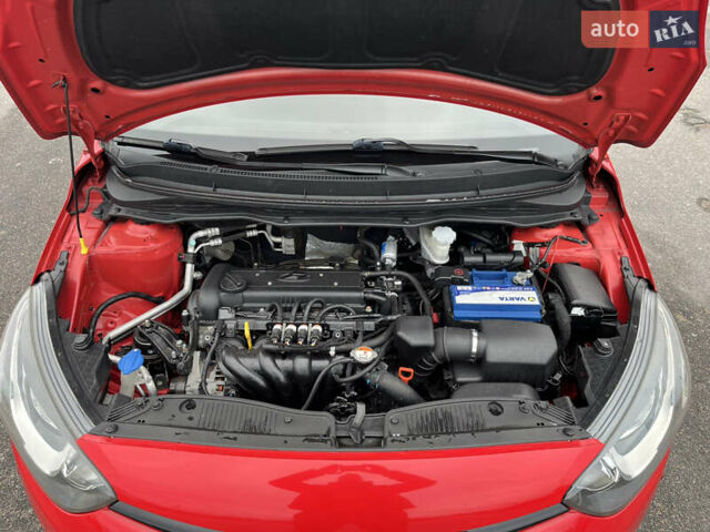 Червоний Хендай і20, об'ємом двигуна 1.4 л та пробігом 159 тис. км за 8300 $, фото 25 на Automoto.ua