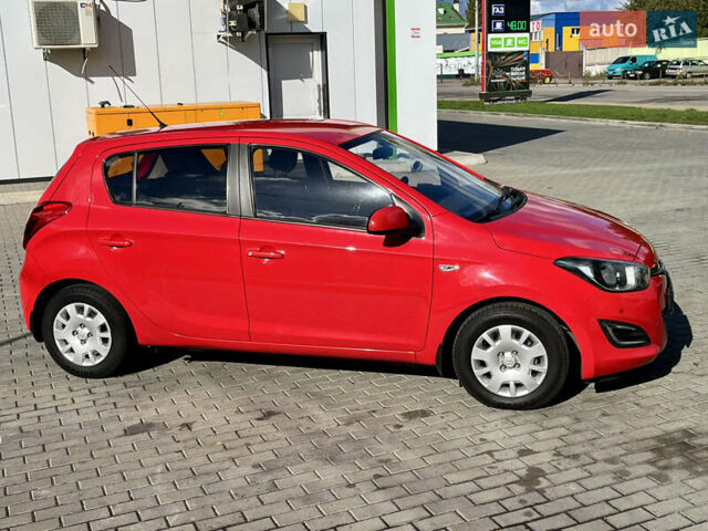 Красный Хендай и20, объемом двигателя 1.4 л и пробегом 159 тыс. км за 8450 $, фото 5 на Automoto.ua